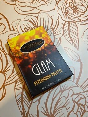 glam Eyeshadow Palette — Gold and Black Shimmer Case